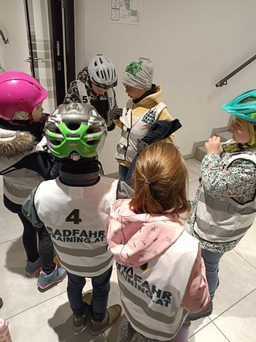 filter: 0; jpegRotation: 90; fileterIntensity: 0.000000; filterMask: 0; module:1facing:0; 
hw-remosaic: 0; 
touch: (-1.0, -1.0); 
modeInfo: ; 
sceneMode: NightHDR; 
cct_value: 3215; 
AI_Scene: (-1, -1); 
aec_lux: 66.0; 
hist255: 0.0; 
hist252~255: 0.0; 
hist0~15: 0.0;