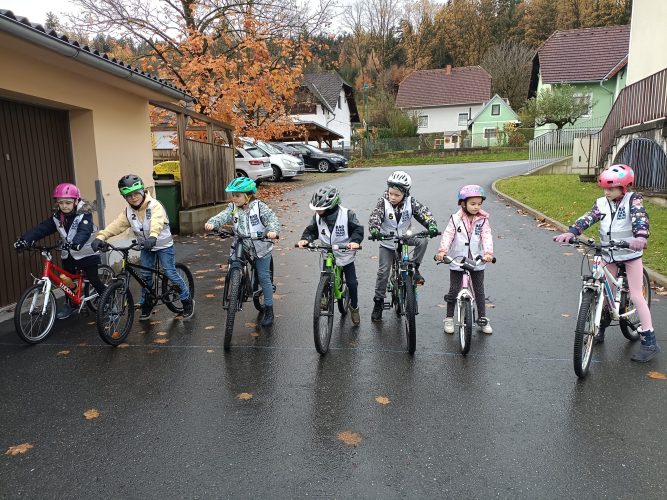 filter: 0; jpegRotation: 0; fileterIntensity: 0.000000; filterMask: 0; module:1facing:0; 
hw-remosaic: 0; 
touch: (-1.0, -1.0); 
modeInfo: ; 
sceneMode: NightHDR; 
cct_value: 5681; 
AI_Scene: (-1, -1); 
aec_lux: 95.0; 
hist255: 0.0; 
hist252~255: 0.0; 
hist0~15: 0.0;