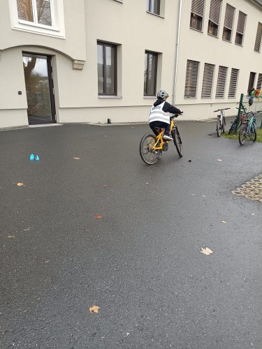 filter: 0; jpegRotation: 90; fileterIntensity: 0.000000; filterMask: 0; module:1facing:0; 
hw-remosaic: 0; 
touch: (-1.0, -1.0); 
modeInfo: ; 
sceneMode: Night; 
cct_value: 5681; 
AI_Scene: (-1, -1); 
aec_lux: 95.0; 
hist255: 0.0; 
hist252~255: 0.0; 
hist0~15: 0.0;