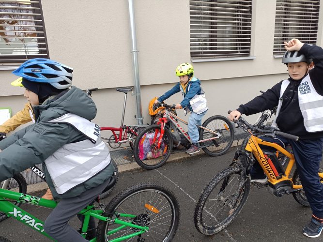 filter: 0; jpegRotation: 0; fileterIntensity: 0.000000; filterMask: 0; module:1facing:0; 
hw-remosaic: 0; 
touch: (-1.0, -1.0); 
modeInfo: ; 
sceneMode: Night; 
cct_value: 5464; 
AI_Scene: (200, -1); 
aec_lux: 101.0; 
hist255: 0.0; 
hist252~255: 0.0; 
hist0~15: 0.0;