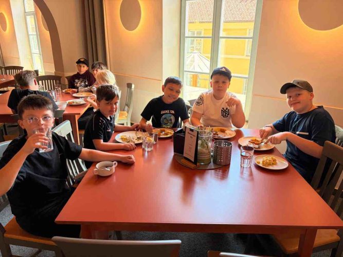 hdimgbe2fd8e11852ab6c17d6b34881910c